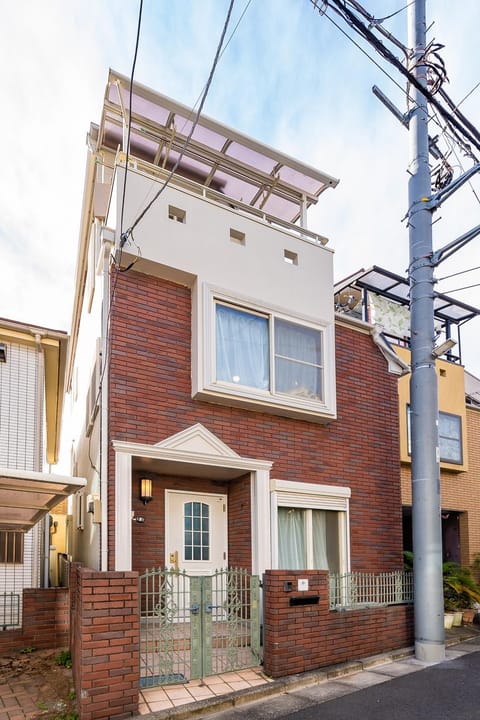 Property building, Day