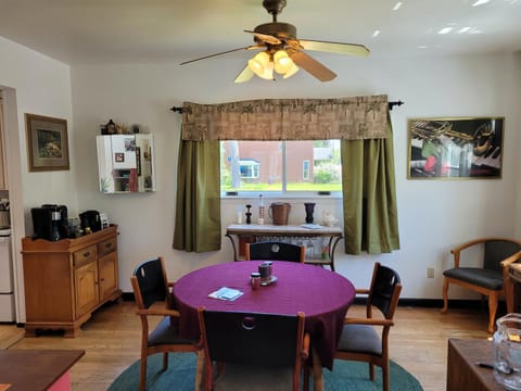 Oscoda Hilltop Haven - Great Location near Beach! House in Oscoda