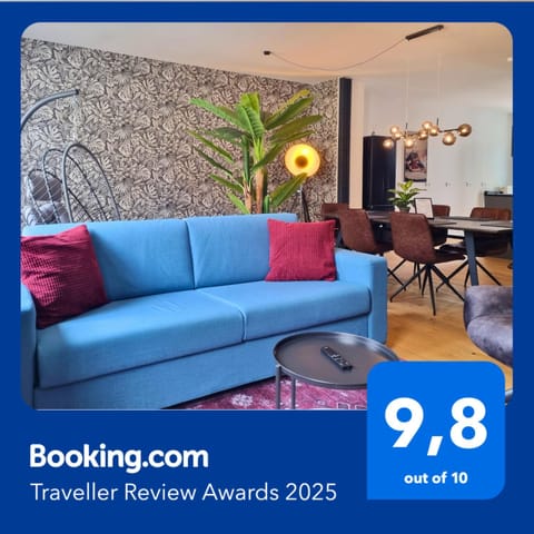 Living room, Seating area, Dining area, Certificate/Award