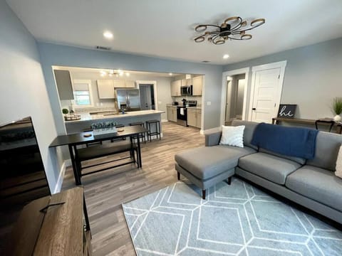 Cozy Savannah 5BR Home House in Savannah