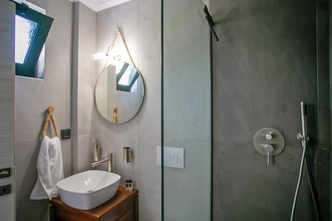 Shower, Bathroom, towels