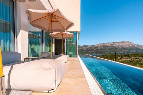 Natural landscape, Swimming pool, sunbed