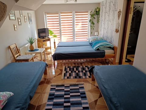 Photo of the whole room, Seating area