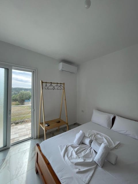 Bed, air conditioner