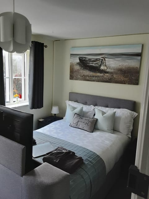 Freda's Treasure "Freddie's Room" Vacation rental in England