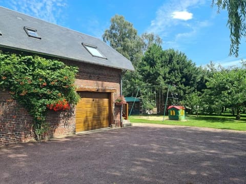 Property building, Natural landscape, Garden