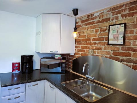 Coffee/tea facilities, microwave, kitchen