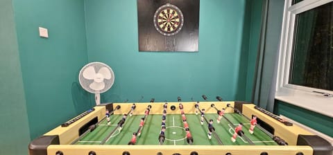 Darts, Game Room
