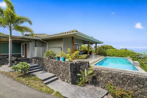 Keauhou Estates Hale Kuhinanui Way House in Honalo