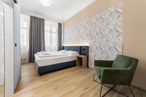 Bed, Photo of the whole room, Seating area, Bedroom
