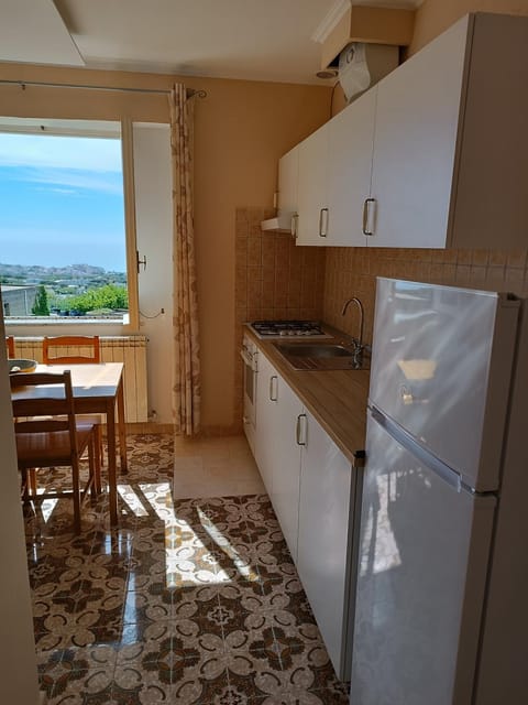 Natural landscape, Kitchen or kitchenette, Dining area, oven, stove