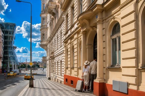 Property building, Facade/entrance