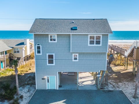 Paradise Palms House in Topsail Beach