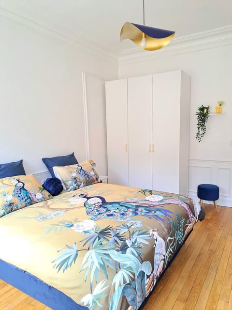 Bed, Photo of the whole room, Bedroom, wardrobe