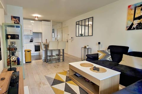 All comfort -Parking&Fibre #WelcomeHome Gare Colombes Apartment in Île-de-France