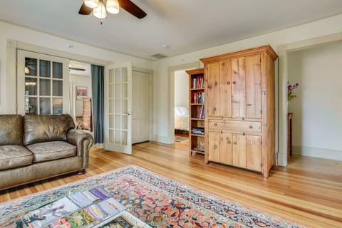 Cozy Elkhart Lake Apartment Walk to Town and Dining Apartment in Elkhart Lake