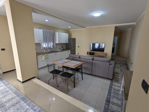 TV and multimedia, Living room, Dining area