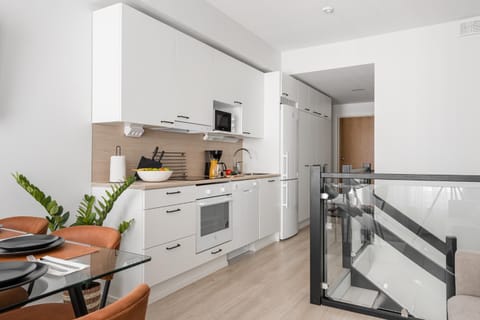 Kitchen or kitchenette, Dining area, dishwasher, oven, pet friendly, toaster