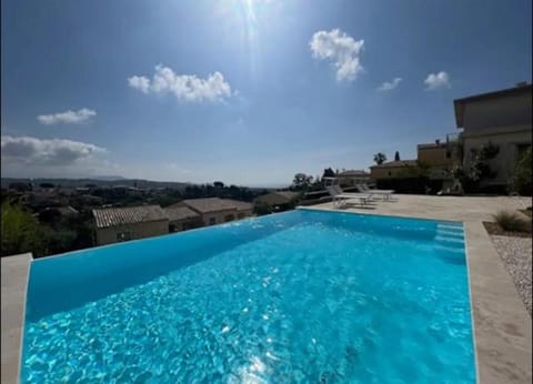 Day, Natural landscape, Mountain view, Pool view, Swimming pool, sunbed