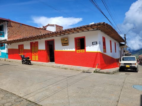 Property building, Off site, Street view