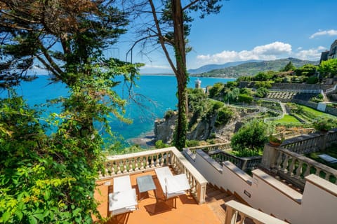 View (from property/room), Balcony/Terrace, Sea view