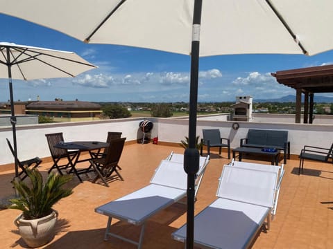 Patio, Balcony/Terrace, sunbed