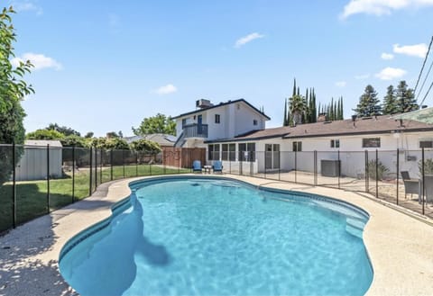 Pool view, Swimming pool