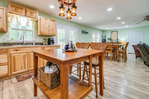 Cotter Home with Deck about 1 Mi to Big Spring Park! House in Cotter