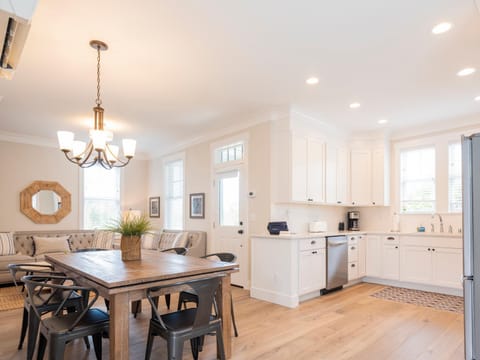 Kitchen or kitchenette, Dining area, dishwasher, oven, stove