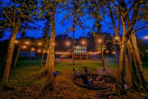 Family Fun! Riverside Home with Fire Pit House in Weiss Lake