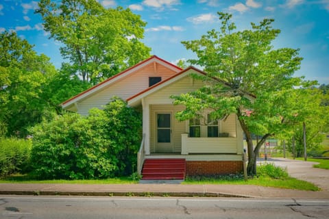 Toccoa River House House in McCaysville