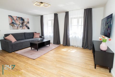 TV and multimedia, Living room, Photo of the whole room, Seating area, Evening entertainment, Evening entertainment, Entertainment, Entertainment, Family, Family, Quiet street view, internet, internet