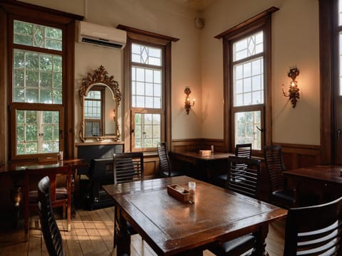 Restaurant/places to eat, Restaurant/places to eat