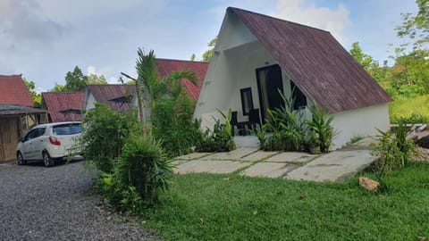 Property building, Day, Garden, Garden view