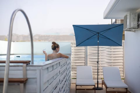Balcony/Terrace, Swimming pool