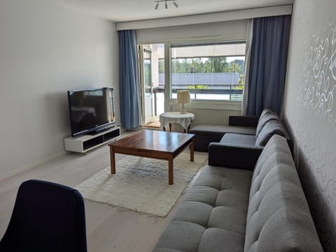 TV and multimedia, Living room, Seating area, Evening entertainment