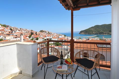 View (from property/room), Balcony/Terrace, Mountain view, Sea view
