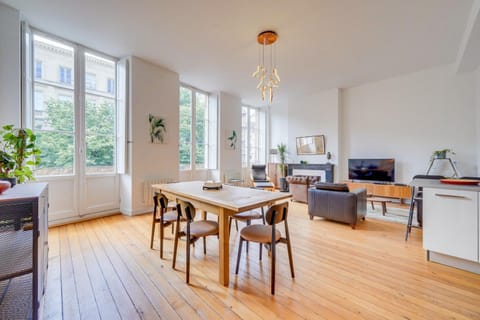 Living room, Dining area