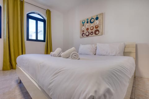 Budget Friendly apartment in Central Swieqi - 10 minutes walk to Paceville & the beach Apartment in Saint Julians