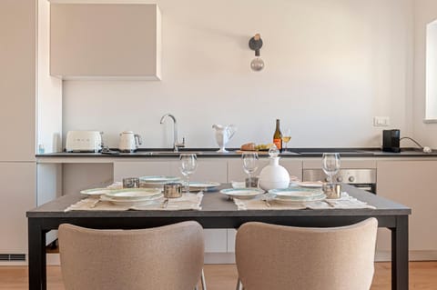 Dining area, kitchen