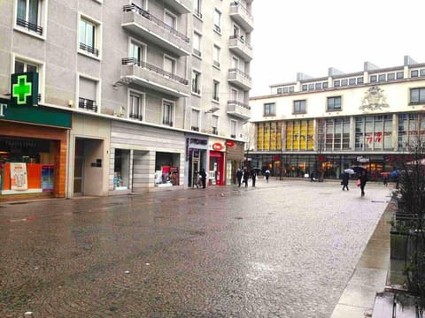 Studio CLOCK Apartment in Chambery