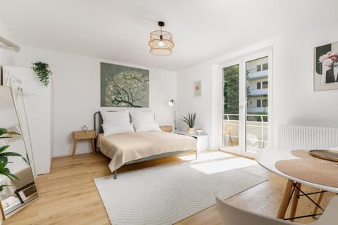 Bed, Living room, Photo of the whole room, Bedroom