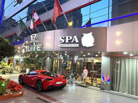 Property building, Facade/entrance, Parking