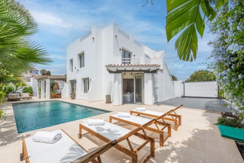 Casa Belle luxury beach side villa House in San Pedro de Alcántara