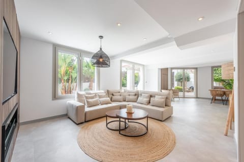 Casa Belle luxury beach side villa House in San Pedro de Alcántara