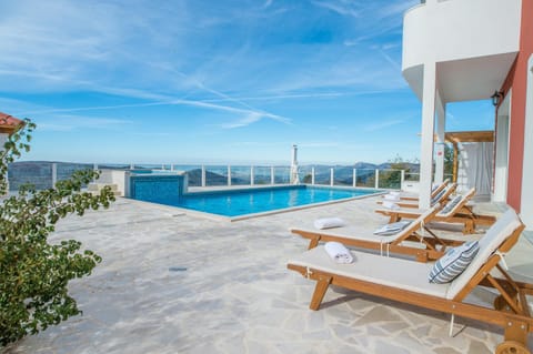 "Villa Nino",luxury oasis near Split,8 pax Villa in Split-Dalmatia County