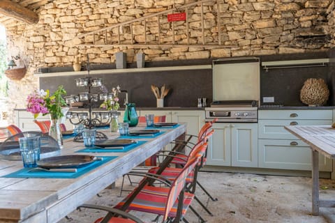 Le Paradis des Fleurs House in Goult