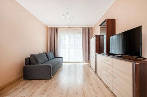 Communal lounge/ TV room, TV and multimedia, Living room, Seating area, Evening entertainment