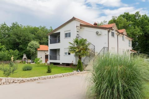 Property building, Day, Garden, Garden view