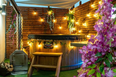 Hot Tub, Balcony/Terrace